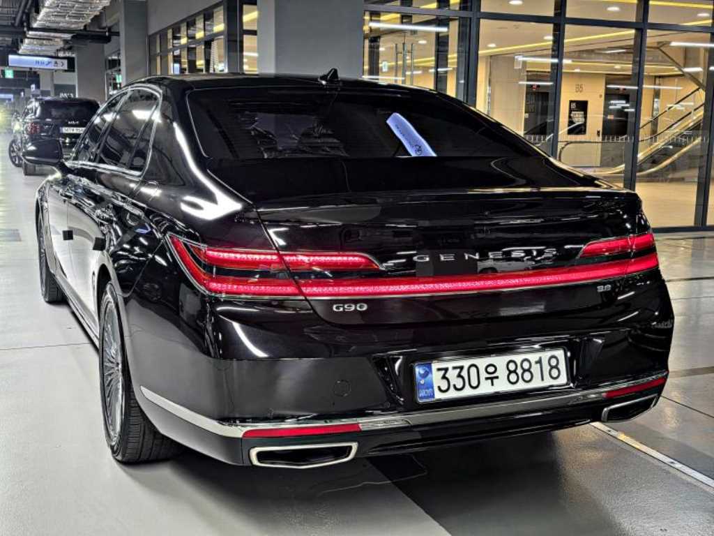 Genesis G90 - Vista 7