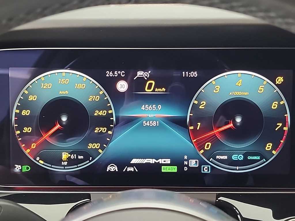 Mercedes Benz AMG GT - Vista 8