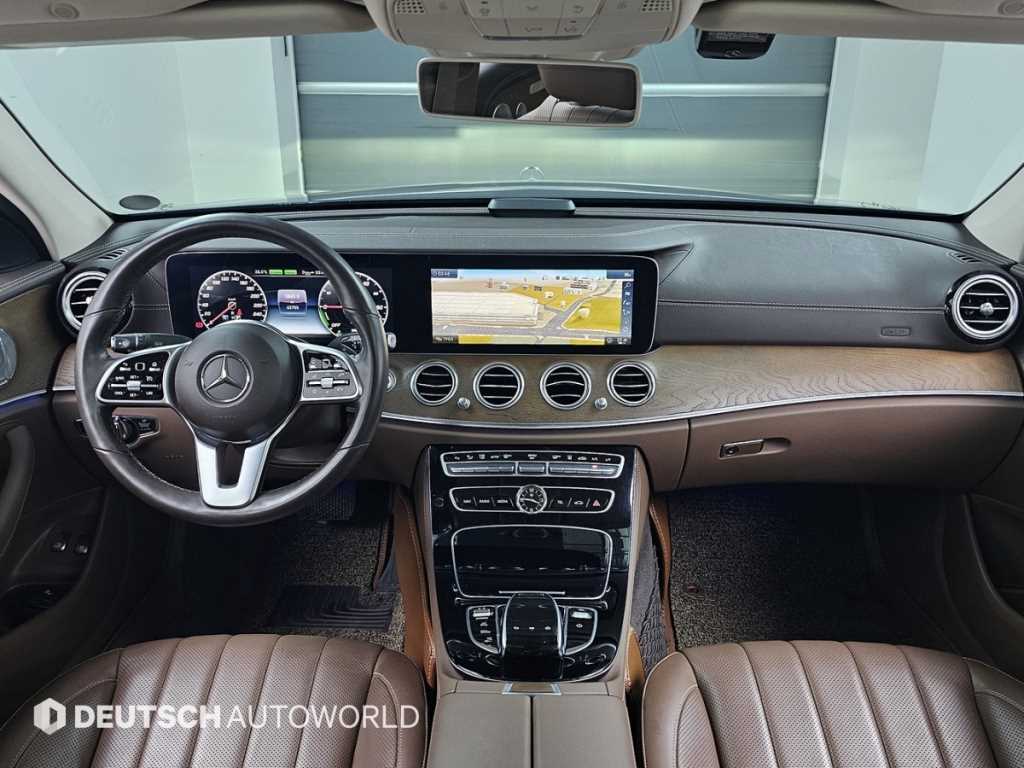 Mercedes Benz E class - Vista 9