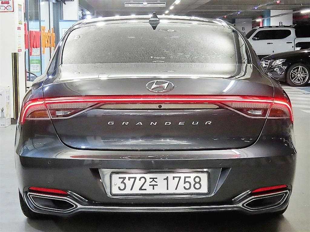HYUNDAI Grandeur - Vista 7