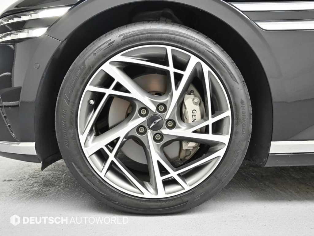 Genesis G90 - Vista 7