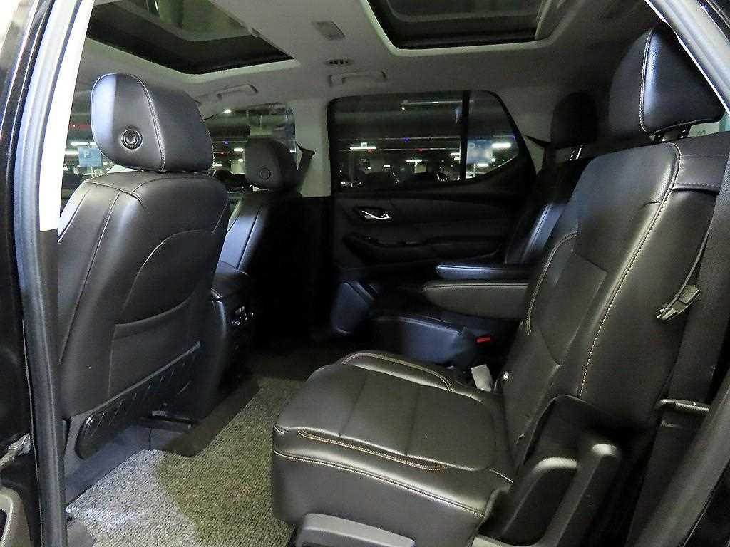 Chevrolet Travers - Vista 9