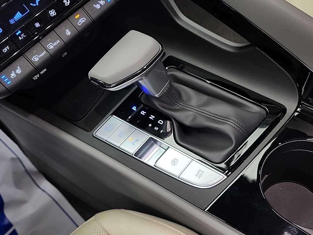 HYUNDAI Avante - Vista 10