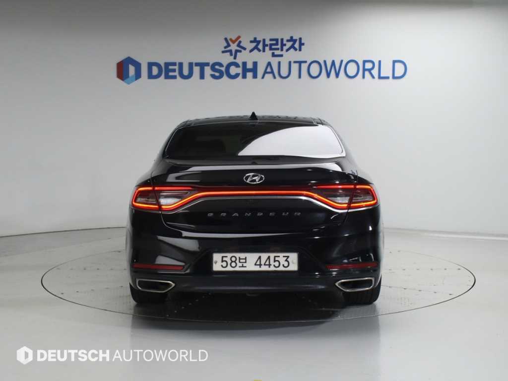 HYUNDAI Grandeur - Vista 6