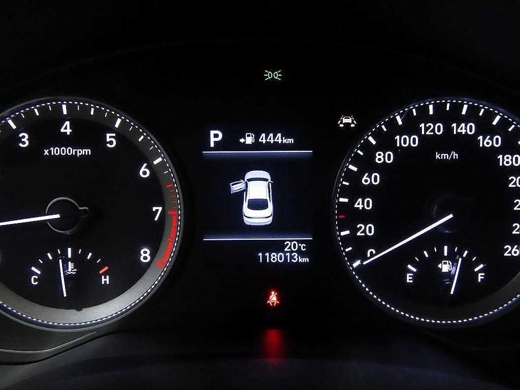 HYUNDAI Grandeur - Vista 11