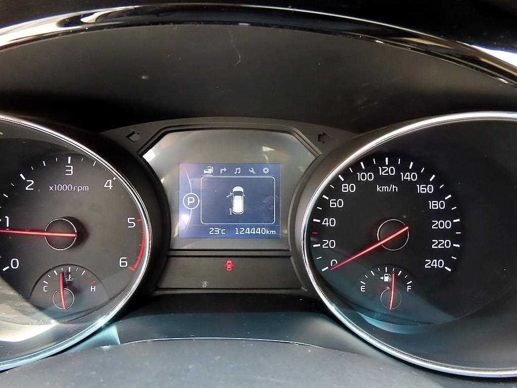 KIA Carnival - Vista 11