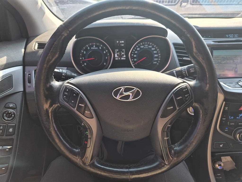 HYUNDAI Avante - Vista 8