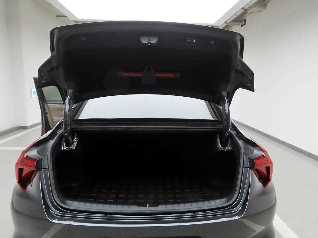 KIA K8 - Vista 7