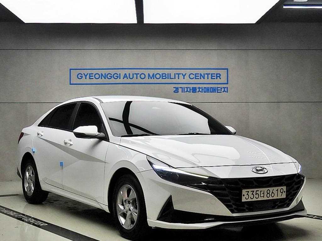 HYUNDAI Avante - Vista 2