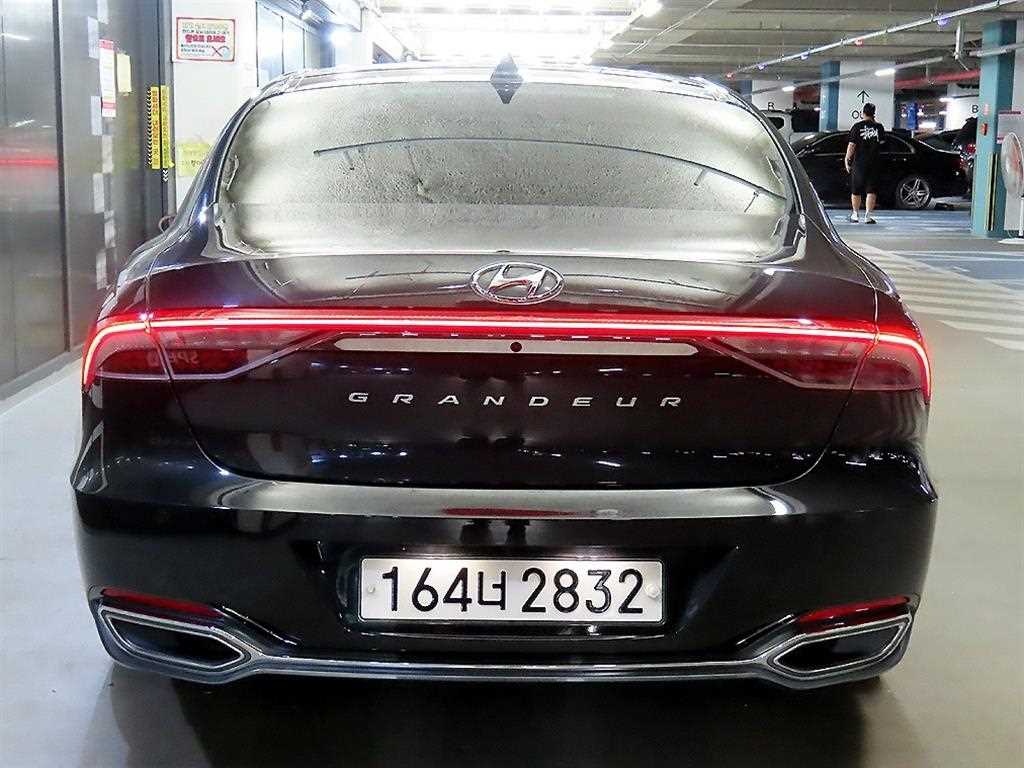 HYUNDAI Grandeur - Vista 7