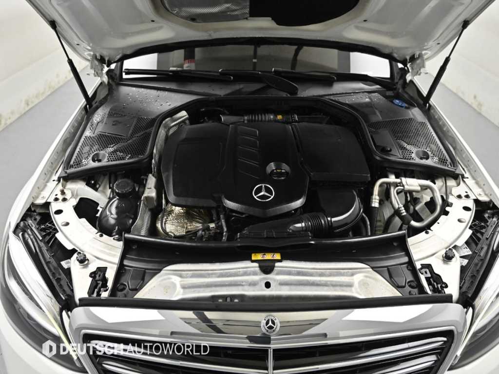 Mercedes Benz C Class - Vista 8