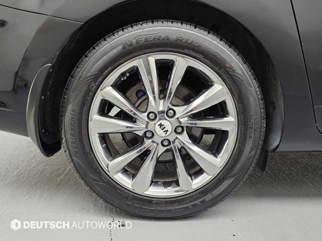 KIA Carnival - Vista 7
