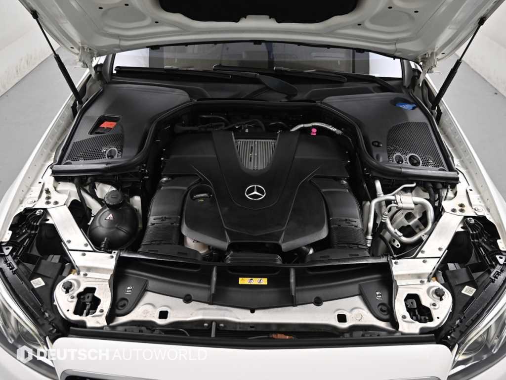 Mercedes Benz E class - Vista 8