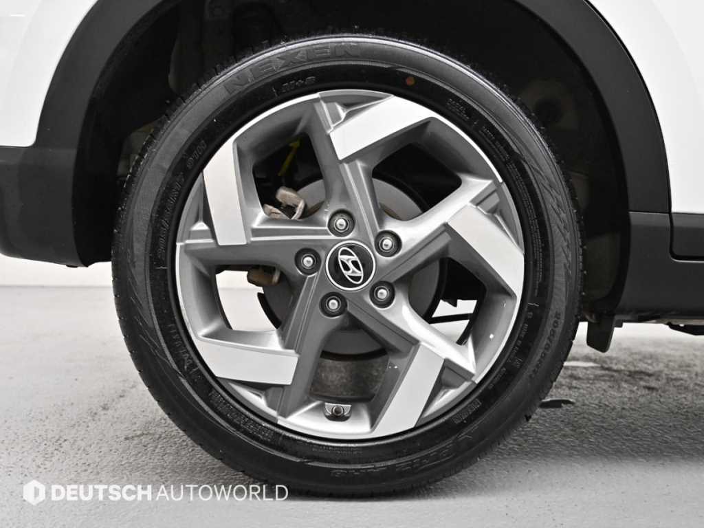 HYUNDAI Venue - Vista 7
