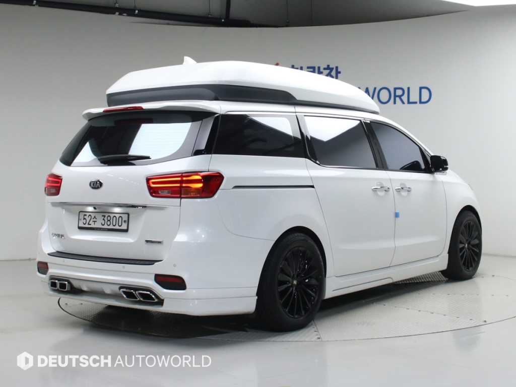 KIA Carnival - Vista 2