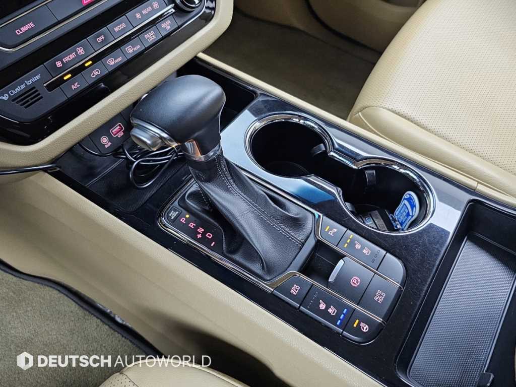 KIA Carnival - Vista 11
