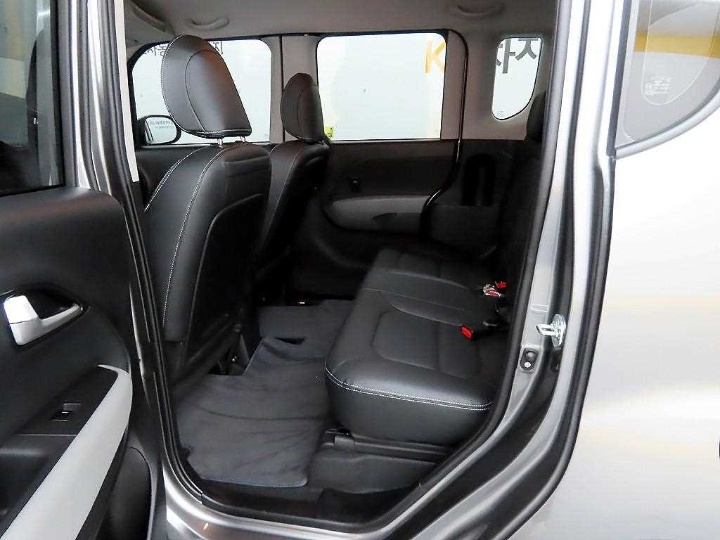 KIA Ray - Vista 8