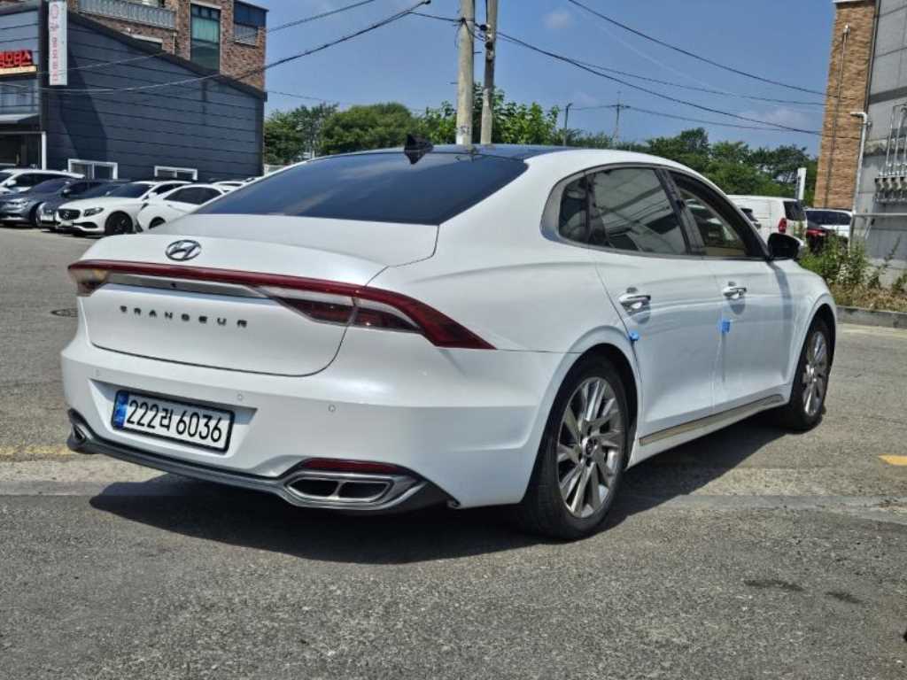 HYUNDAI Grandeur - Vista 6