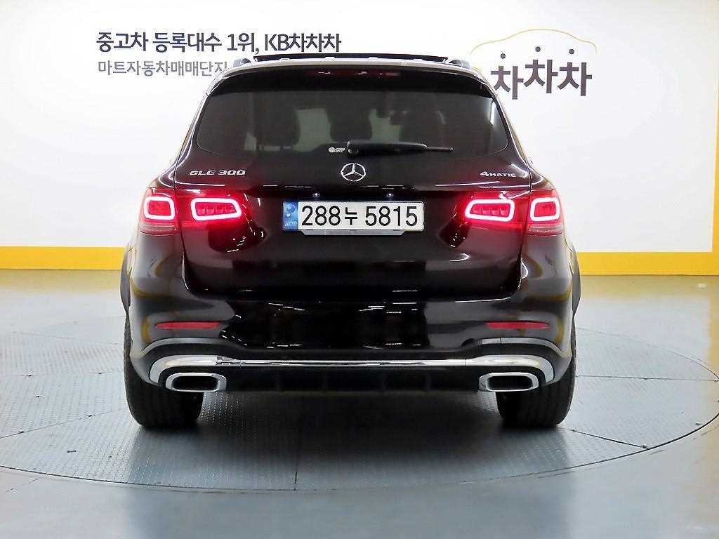 Mercedes Benz GLC Class - Vista 3