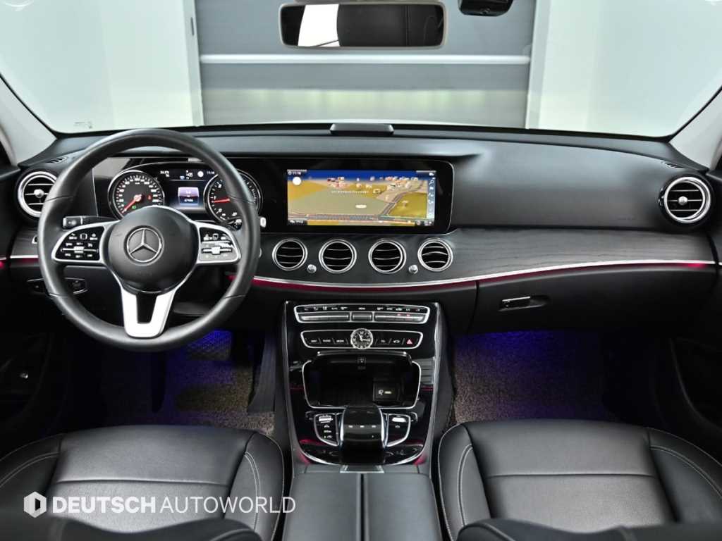 Mercedes Benz E class - Vista 10