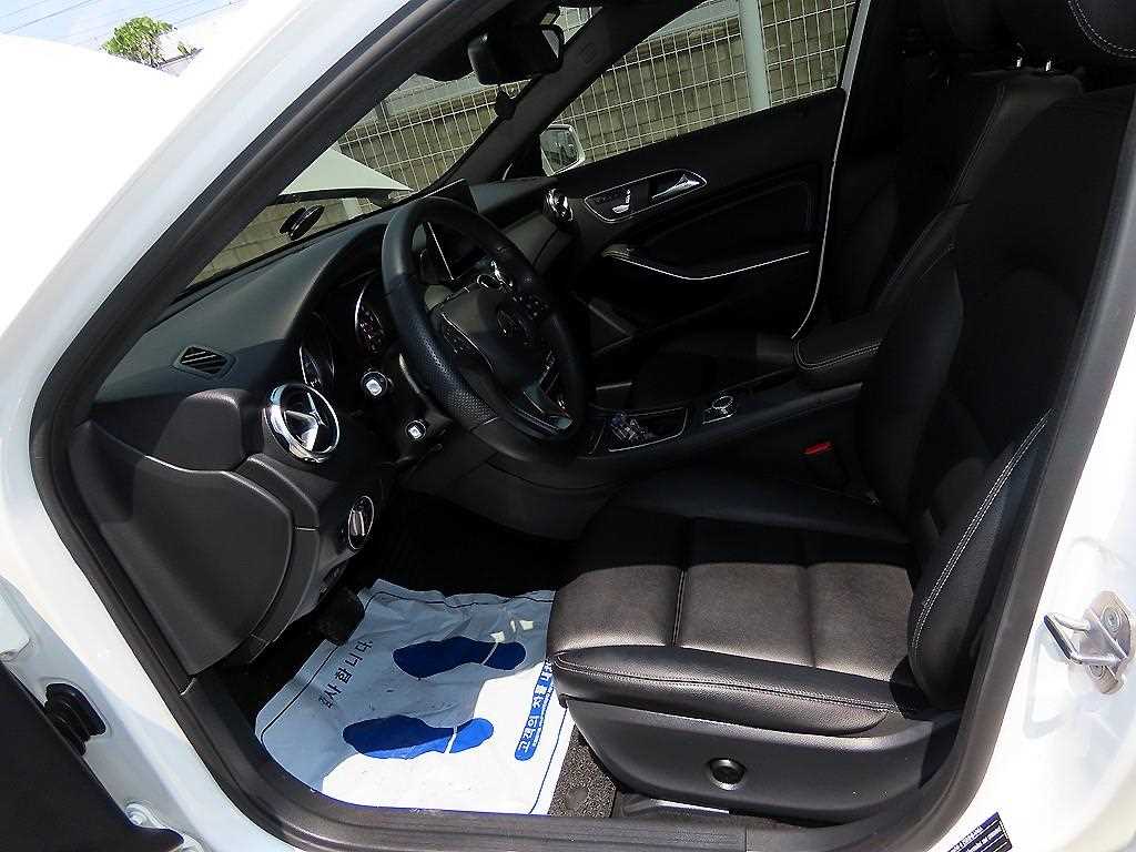 Mercedes Benz GLA Class - Vista 7