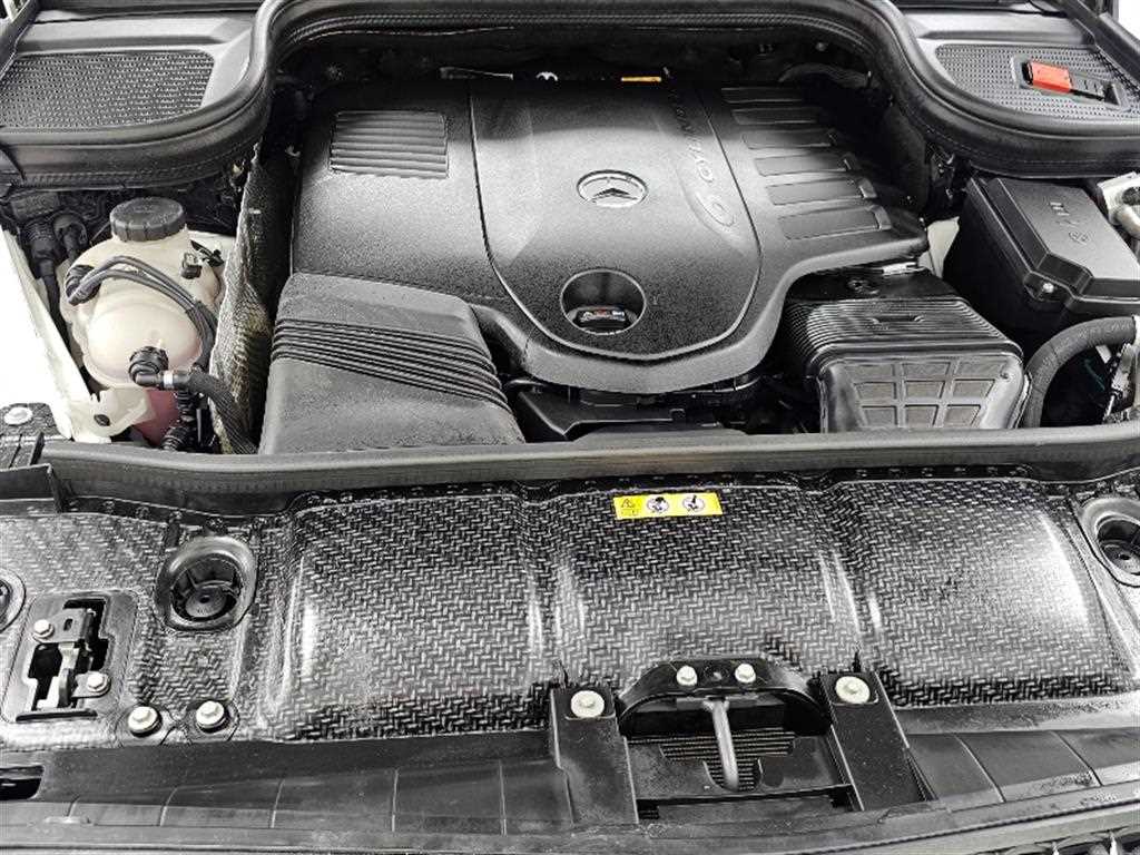 Mercedes Benz GLE Class - Vista 8