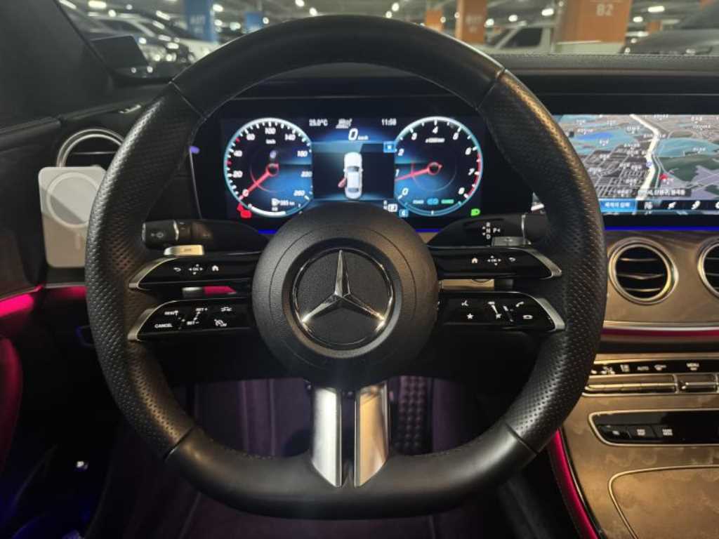 Mercedes Benz E class - Vista 10