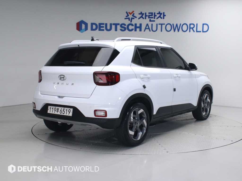 HYUNDAI Venue - Vista 2