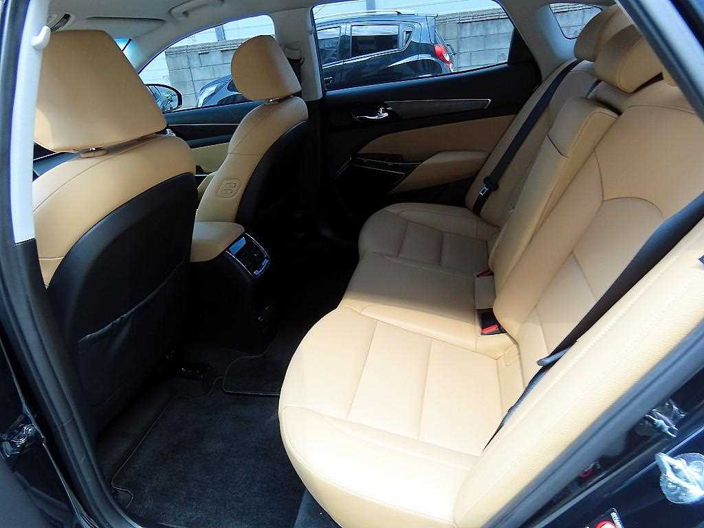 KIA K7 - Vista 8