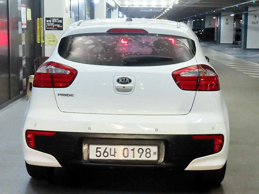 KIA Pride - Vista 7