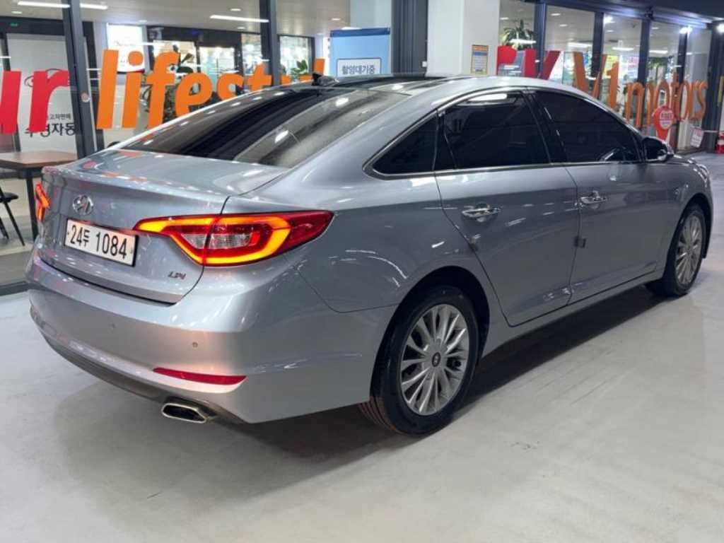 HYUNDAI Sonata - Vista 6
