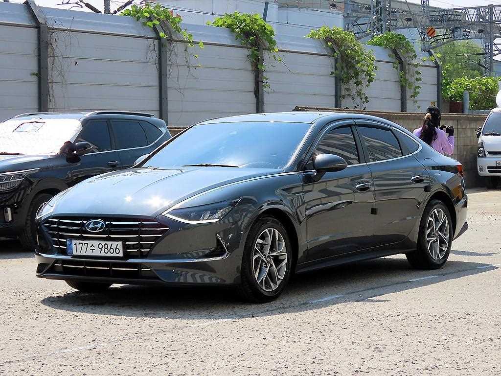 HYUNDAI Sonata - Vista 2