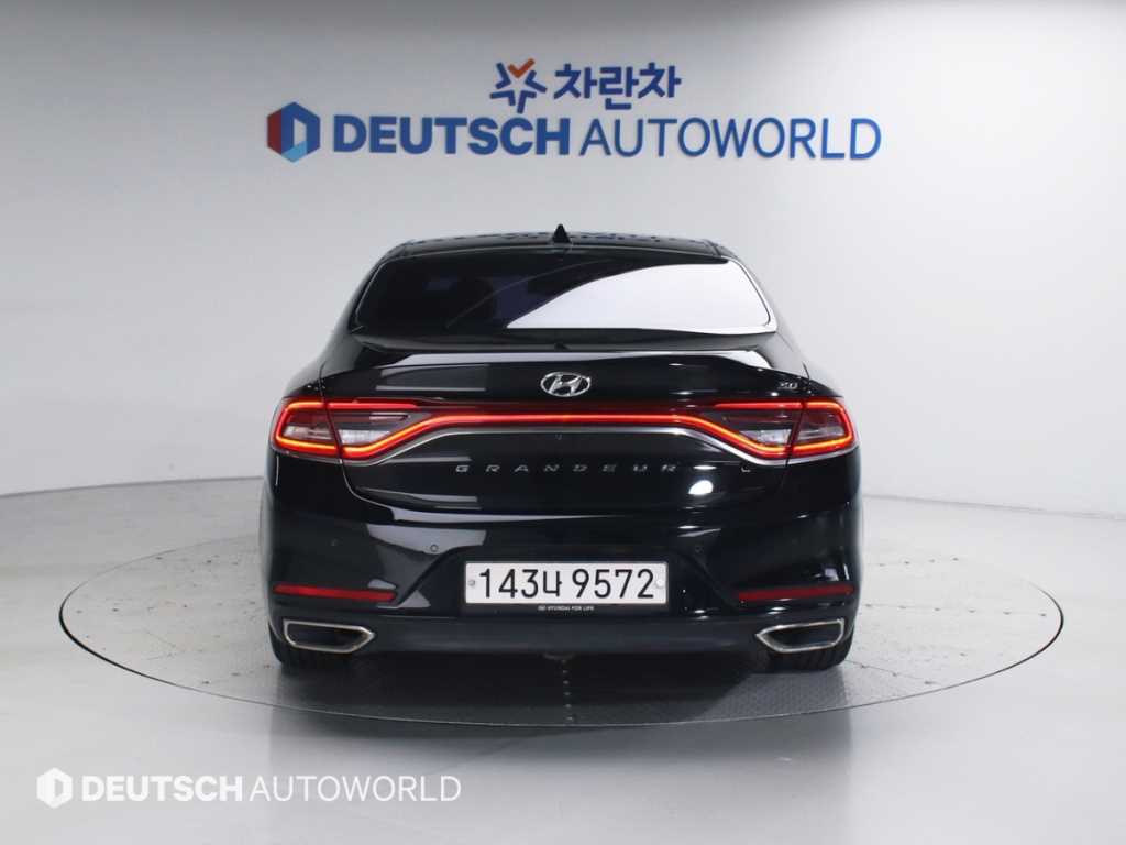HYUNDAI Grandeur - Vista 6