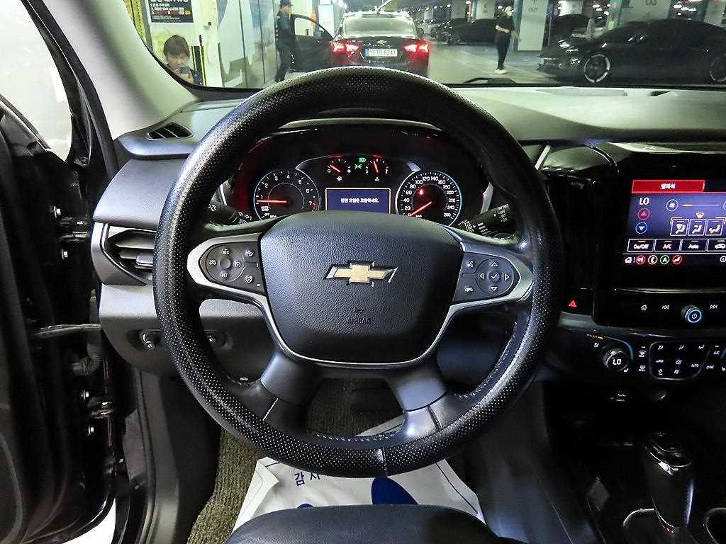 Chevrolet Travers - Vista 10
