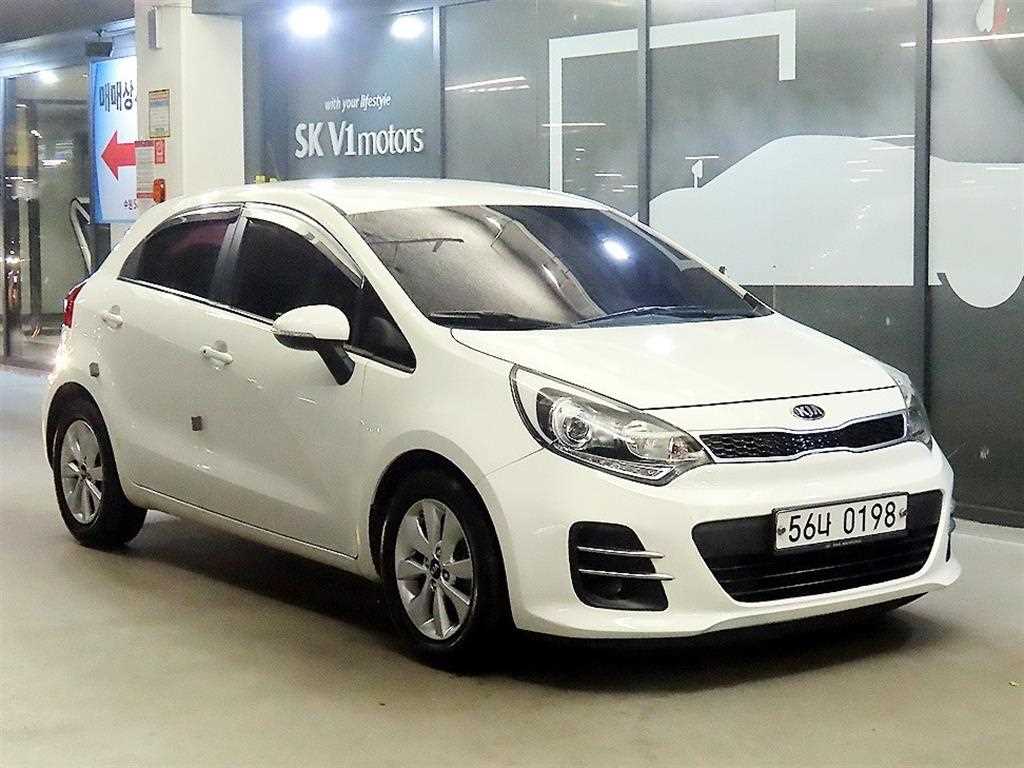 KIA Pride 2016 Blanco - Importación desde Corea - HF Imports Iquique - Foto 1