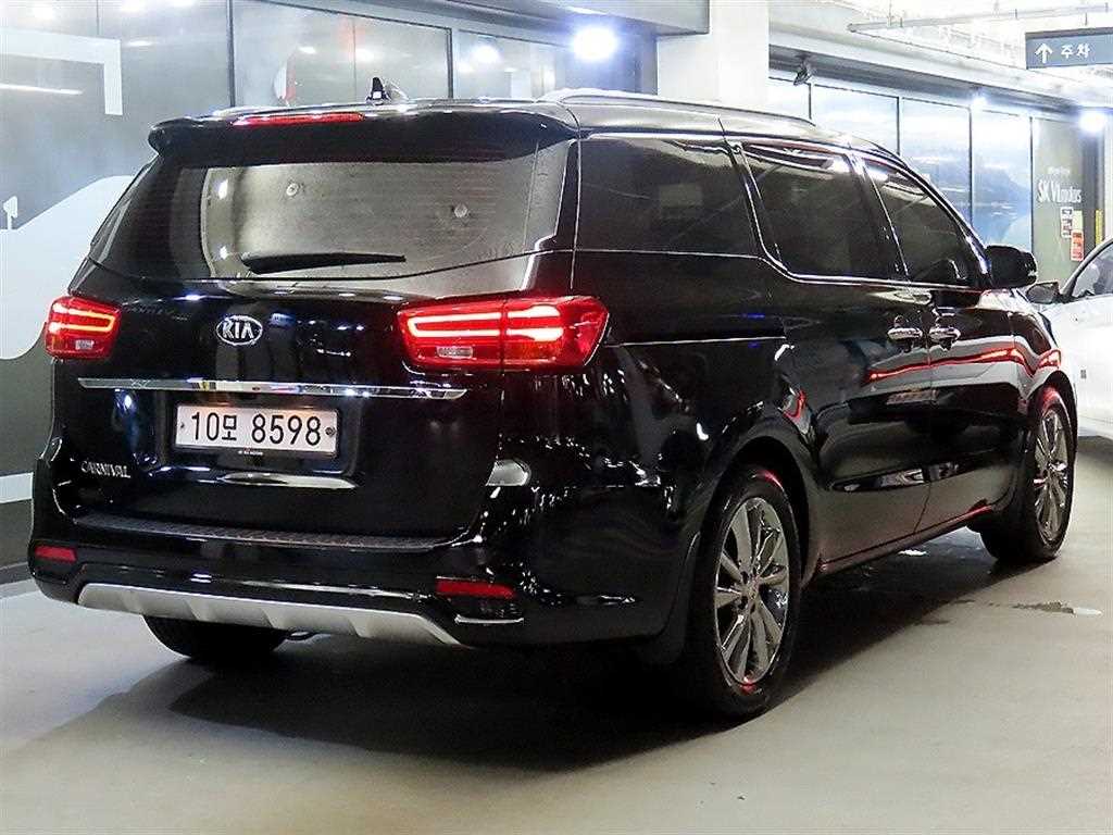 KIA Carnival - Vista 6