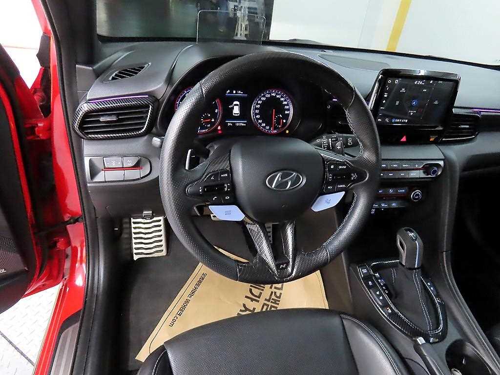 HYUNDAI Veloster - Vista 11
