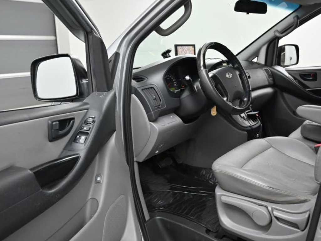 HYUNDAI Starex 2015 Plateado - Importación desde Corea - HF Imports Iquique - Foto 13