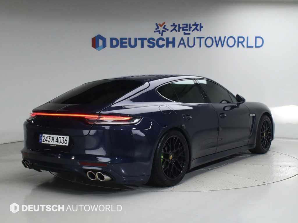 Porsche Panamera - Vista 3