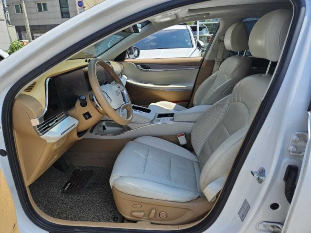 HYUNDAI Grandeur - Vista 7