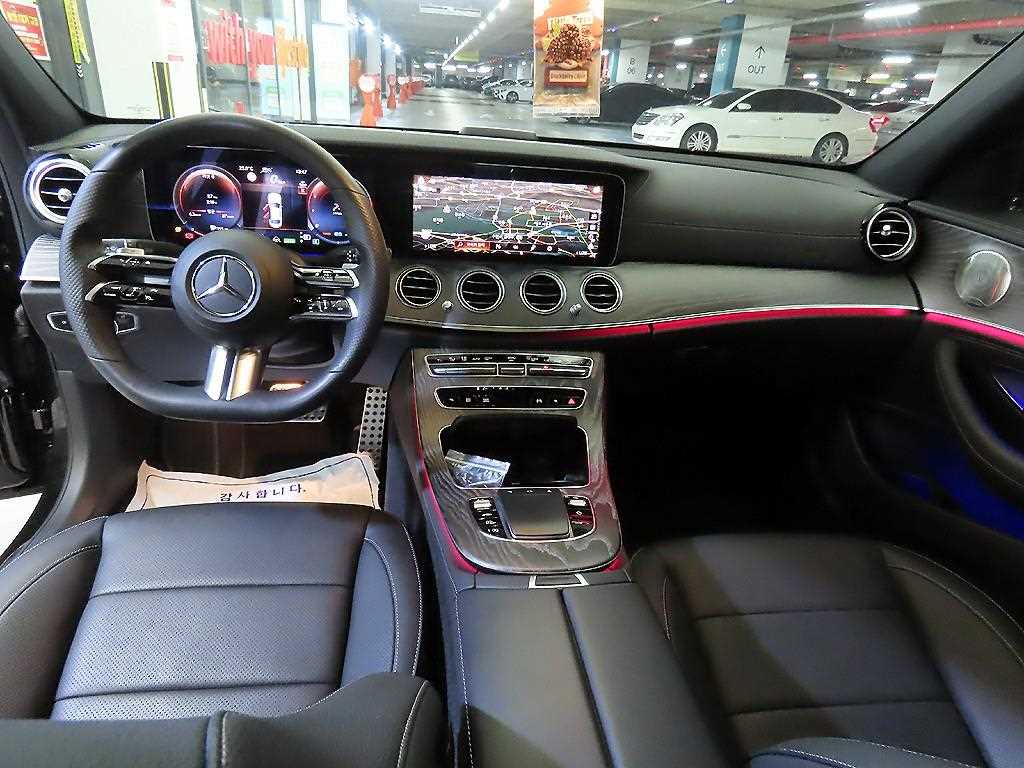 Mercedes Benz E class - Vista 12