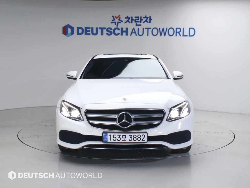 Mercedes Benz E class 2018 Blanco - Importación desde Corea - HF Imports Iquique - Foto 1