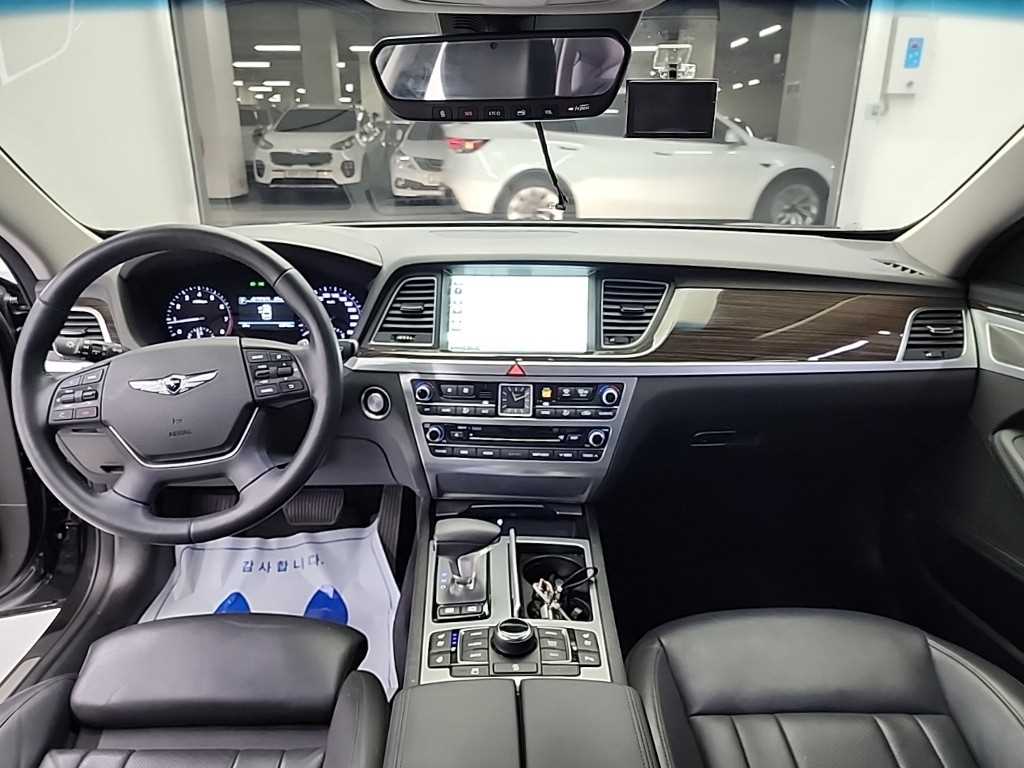 Genesis G80 - Vista 9