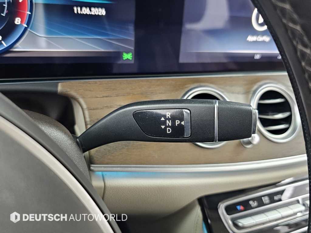 Mercedes Benz E class - Vista 11