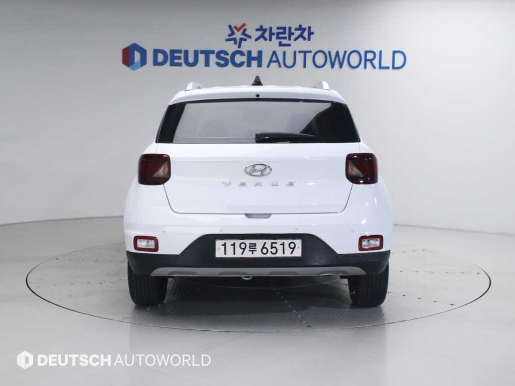 HYUNDAI Venue - Vista 6