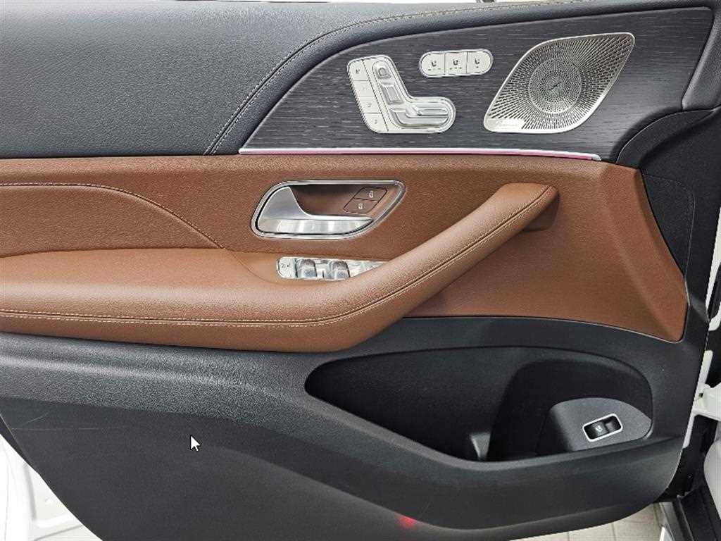 Mercedes Benz GLE Class - Vista 12