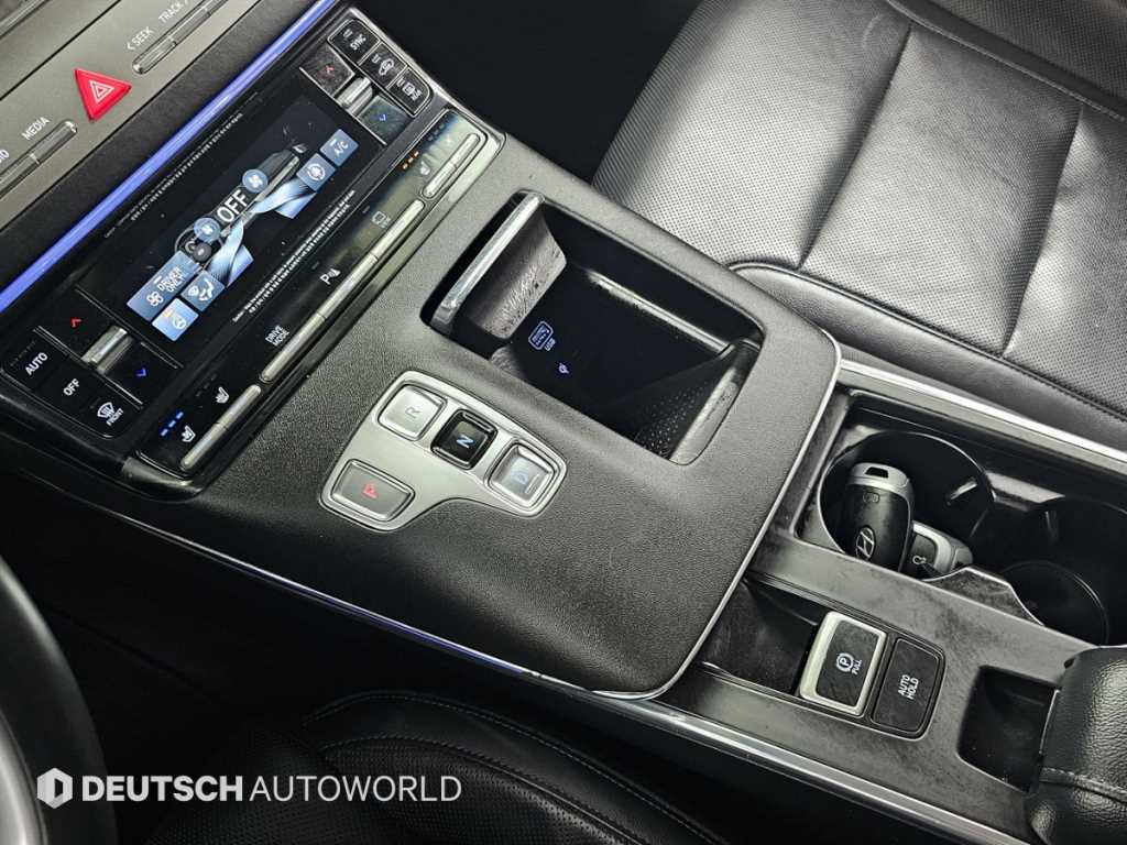 HYUNDAI Grandeur - Vista 11