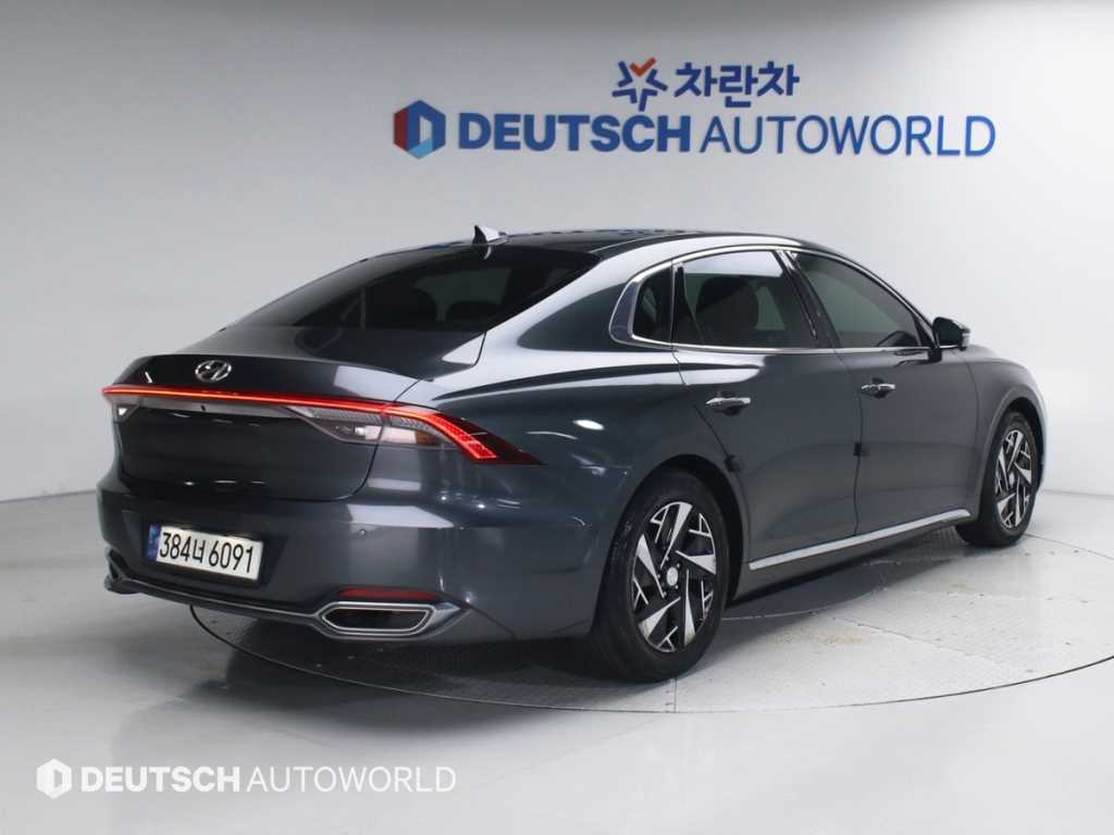 HYUNDAI Grandeur - Vista 2