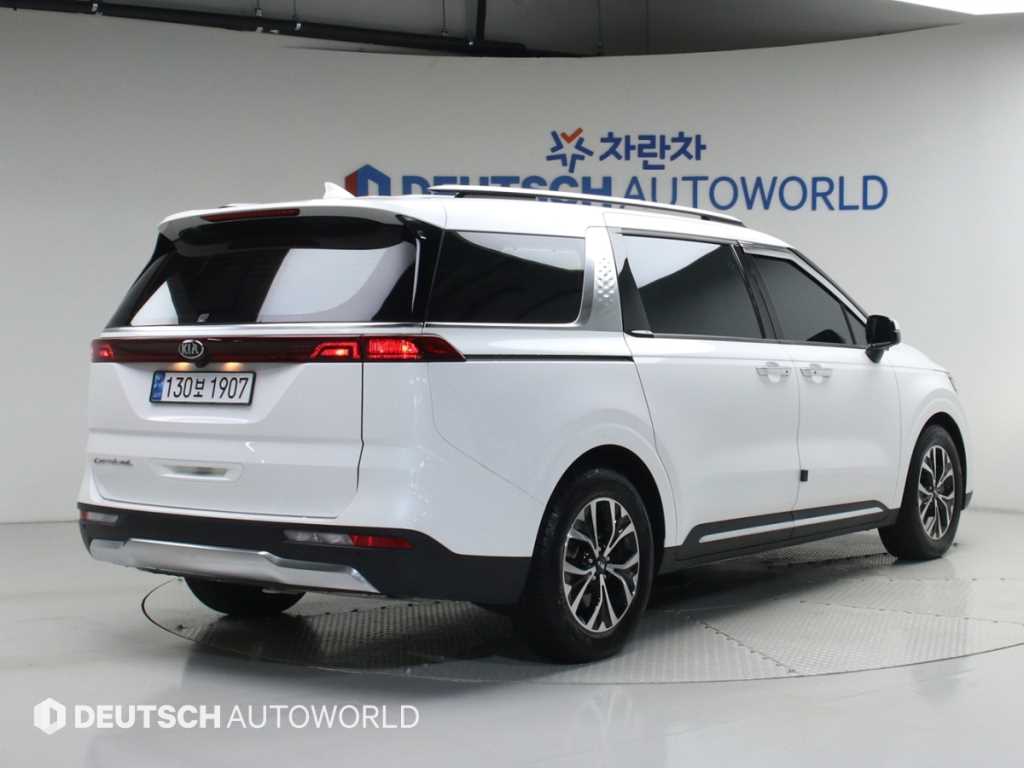 KIA Carnival - Vista 2