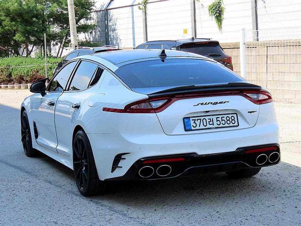 KIA Stinger - Vista 3
